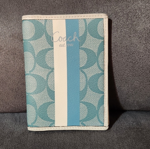 Authentic Coach Passport Holder - Picture 1 of 6
